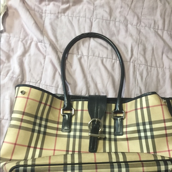 Burberry tote - Picture 4 of 16